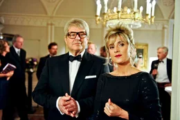 Erwin Steinhauer (Jakob Kisch), Mercedes Echerer (Fanni Birek).