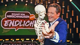 Dr. Eckart von Hirschhausen ist Deutschlands bekanntester Arzt und ein Allround-Talent. In seinem siebten Solo-Programm "Endlich" widmet er sich dem gr&ouml;&szlig;ten Thema unserer Zeit: der Zeit!; Dr. Eckart von Hirschhausen ist Deutschlands bekanntester Arzt und ein Allround-Talent. In seinem siebten Solo-Programm "Endlich" widmet er sich dem gr&ouml;&szlig;ten Thema unserer Zeit: der Zeit!