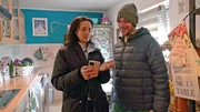 Pascal w&uuml;rde gern weitere Gerichte mit der Hei&szlig;luftfritteuse zubereiten. Ella gibt ihm dazu gute Tipps und Infos.