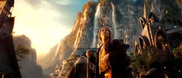Durch seine Reise mit den Zwergen gelangt Bilbo  (Martin Freeman) an Orte, von denen er nie zu tr&auml;umen gewagt h&auml;tte.    +++ Die Verwendung des sendungsbezogenen Materials ist nur mit dem Hinweis und Verlinkung auf RTL+ gestattet. +++