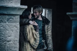 Kriemhild (Lilja van der Zwaag), Siegfried von Xanten (Jannis Niew&ouml;hner).