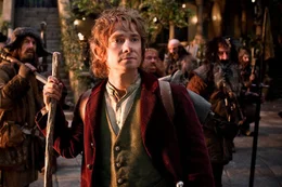 Bilbo (Martin Freeman) sp&uuml;rt die unverhohlene Abneigung, die Thorin ihm entgegenbringt.    +++ Die Verwendung des sendungsbezogenen Materials ist nur mit dem Hinweis und Verlinkung auf RTL+ gestattet. +++