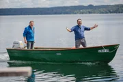 Schauspieler Adnan Maral (rechts) und Fischer Martin Greinwald unterwegs im Boot auf dem Starnberger See. Schauspieler Adnan Maral (rechts) und Fischer Martin Greinwald unterwegs im Boot auf dem Starnberger See.
