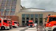 Im September 2026 sollen die Kölner Oper und das Schauspielhaus endlich wiedereröffnet werden. 14 Jahre hat die Sanierung des denkmalgeschützten Gebäudeensembles gedauert – immer wieder wurde die Fertigstellung verschoben. Die Feuerwehr überprüft den Brandschutz. Im September 2026 sollen die Kölner Oper und das Schauspielhaus endlich wiedereröffnet werden. 14 Jahre hat die Sanierung des denkmalgeschützten Gebäudeensembles gedauert – immer wieder wurde die Fertigstellung verschoben. Die Feuerwehr überprüft den Brandschutz.
