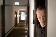Rayk (Martin Wißner) zweifelt an sich selbst. Kann er ein Mörder sein? Rayk (Martin Wißner) zweifelt an sich selbst. Kann er ein Mörder sein?