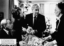 &Ouml;dipussi N&auml;hert sich einer &laquo;&ouml;dipussigen&raquo; Katastrophe: Richard Lauffen als Kurt Tietze, Evelyn Haman als Margarethe Tietze, Vicco von B&uuml;low/Loriot als Paul Winkelmann, Edda Seippel als Gerda Tietze