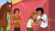 Tedji (li.) ist eifers&uuml;chtig, wie gut sich Shana und ihr alter Freund Angelo verstehen.