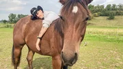 Jason mit einem Quarter Horse aus der Herde von Iris Maisch Liebich. Jason mit einem Quarter Horse aus der Herde von Iris Maisch Liebich.