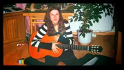 Schon als Kind spielt die musikalische Maria im Grimmener Jugendblasorchester, nach dem Abitur studiert sie an der Kunsthochschule in Hamburg. Dann bekommt die künstlerisch so begabte junge Frau beim WDR in Köln eine begehrte Stelle als Bühnenplastikerin. Schon als Kind spielt die musikalische Maria im Grimmener Jugendblasorchester, nach dem Abitur studiert sie an der Kunsthochschule in Hamburg. Dann bekommt die künstlerisch so begabte junge Frau beim WDR in Köln eine begehrte Stelle als Bühnenplastikerin.
