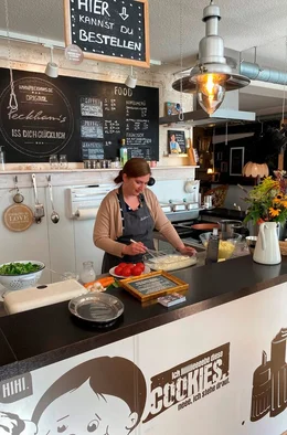 Karina Both-Peckham betreibt ein kleines Restaurant in der Altstadt. Sie kam zum Studium aus den alten L&auml;ndern nach Erfurt und verliebte sich in die Stadt und die Menschen hier.