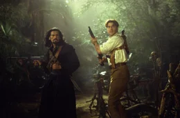 K&auml;mpfen gemeinsam gegen den K&ouml;nig der Skorpione: Ardeth Bay (Oded Fehr, l.) und Rick O'Connell (Brendan Fraser, r.) ...