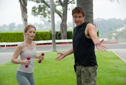 Kurz vor ihrem 40. Geburtstag f&uuml;hlt sich Debbie (Leslie Mann, l.) richtig alt, doch der charmante Personaltrainer Jason (Jason Segal, r.) zeigt ihr, dass sie nicht zu streng mit sich sein darf ...