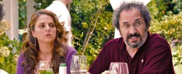 Als Freunde von Debbie und Pete haben Barb (Annie Mumolo, l.) und deren Ehemann Barry (Robert Smigel, r.) immer einen Rat parat ...