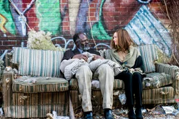 Denver Moore (Djimon Hounsou, l.); Debbie Hall (Ren&eacute;e Zellweger, r.)