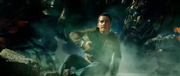 Die Transformers sind auf der Suche nach einem geheimnisvollen W&uuml;rfel, der &uuml;ber Sieg oder Niederlage entscheidet. Nun wird Sam (Shia LeBeouf) sowohl von den Autobots, als auch von den Deceptions bedr&auml;ngt ...
