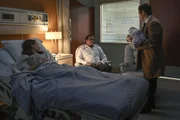 (v.l.n.r.) Isabella Col&oacute;n (Yara Martinez); Dr. Jason Bull (Michael Weatherly); Benny Col&oacute;n (Freddy Rodriguez)
