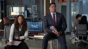 Danny James (Jaime Lee Kirchner, l.); Chunk Palmer (Christopher Jackson. r.)