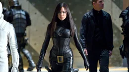Ana (Sienna Miller) von der Geheimorganisation COBRA