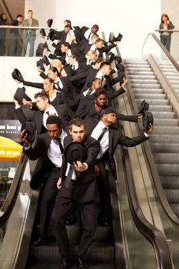 Sean (Ryan Guzman, vorne M.) leitet eine Tanzgruppe, die sich auf t&auml;nzerische Flashmobs spezialisiert hat. "The Mob" bereitet sich gerade auf einen gro&szlig;en Tanzwettbewerb vor, als bekannt wird, dass ein Immobilienhai die Wohngegend der Mitglieder bedroht ...