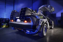 Der DeLorean   Die Verwendung des sendungsbezogenen Materials ist nur mit dem Hinweis und Verlinkung auf RTL+ gestattet.; Der DeLorean   Die Verwendung des sendungsbezogenen Materials ist nur mit dem Hinweis und Verlinkung auf RTL+ gestattet.
