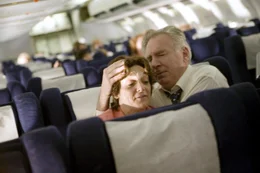 Premiere: "Flug 93". Im Bild: Becky London (Jean Headley Peterson), Tom O'Rourke (Donald Peterson).