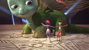 Barbie (r.) findet auf dem neuen Planeten schnell Freunde wie Sal-Lee und fabelhafte Wesen, mit denen sie viel Spaß hat. Barbie (r.) findet auf dem neuen Planeten schnell Freunde wie Sal-Lee und fabelhafte Wesen, mit denen sie viel Spaß hat.