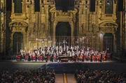 Open-Air-Konzert auf der Piazza del Duomo: Das Symphonieorchester der Mail&auml;nder Scala gilt als eines der besten in ganz Europa.