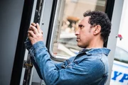 Ben Shakir (Aasif Mandvi) Ben Shakir (Aasif Mandvi)
