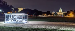 Der DeLorean wird vor dem Capitol in Washington D.C. ausgestellt.  Die Verwendung des sendungsbezogenen Materials ist nur mit dem Hinweis und Verlinkung auf RTL+ gestattet.; Der DeLorean wird vor dem Capitol in Washington D.C. ausgestellt.  Die Verwendung des sendungsbezogenen Materials ist nur mit dem Hinweis und Verlinkung auf RTL+ gestattet.