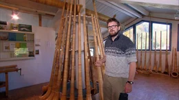 Alphornbauer Stefan Biermaier.