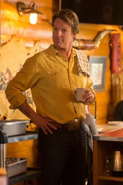 Tim (Chris Potter)