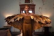 Die Sirene (David Rothe) will die Frauen von Gosse vom Patriarchat befreien - endgültig. Die Sirene (David Rothe) will die Frauen von Gosse vom Patriarchat befreien - endgültig.