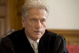 Richter Ernst Blessing (J&uuml;rgen Prochnow) macht sich Sorgen um Deutschland und ist hier&uuml;ber recht verbittert geworden - bis seine Enkel in sein Leben treten