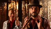 Ein Auftritt in der Show von Schlagertitan Florian Goldesel (Michael Kessler, l.) ist Paris' (Jasin Challah, r.) größter Traum - oder Albtraum? Ein Auftritt in der Show von Schlagertitan Florian Goldesel (Michael Kessler, l.) ist Paris' (Jasin Challah, r.) größter Traum - oder Albtraum?