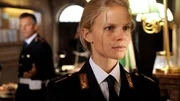 Die junge Polizistin Sofia (Sinja Dieks) wird von der Mafia erpresst. Die junge Polizistin Sofia (Sinja Dieks) wird von der Mafia erpresst.