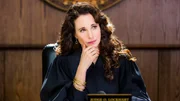 Olivia (Andie MacDowell)