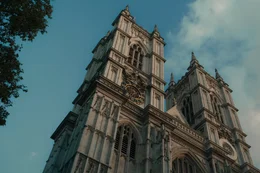 In Westminster Abbey wurden die Gebeine einer Verwandten der beiden Prinzen exhumiert. Sie sollen zeigen, dass die Skelette aus dem Tower tats&auml;chlich die &Uuml;berreste der verschwundenen Prinzen sind.