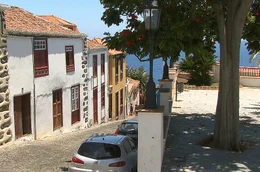 Typische H&auml;userzeile in San Andres, dem sch&ouml;nsten Ort an der K&uuml;ste im Nordosten. Neben der Hauptstadt Santa Cruz ist San Andres die &auml;lteste Ansiedlung der Insel.