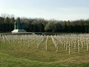 Bis zu 8000 Granaten schlugen täglich in Vukovar ein. Der Krieg löschte hier ganze Stadtteile aus. Bis zu 8000 Granaten schlugen täglich in Vukovar ein. Der Krieg löschte hier ganze Stadtteile aus.