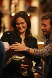 Temperance Brennan (Emily Deschanel) und Jack Hodgins (T.J. Thyne) Temperance Brennan (Emily Deschanel) und Jack Hodgins (T.J. Thyne)