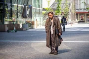 Der obdachlose Torsten Manscheid (Martin Feifel) hat offensichtlich schon bessere Tage gesehen. Der obdachlose Torsten Manscheid (Martin Feifel) hat offensichtlich schon bessere Tage gesehen.