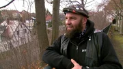 S05E41: Punk Paddy ist alleine im Osten unterwegs. In Altenburg f&uuml;hlt er sich wohl - so wohl, dass er sogar &uuml;ber einen Neuanfang dort nachdenkt. Eine Hausruine hat es ihm angetan, auf das Objekt hat er sich bereits beworben.