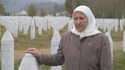Fadila Efendic verlor während des Massakers in Srebrenica ihren Mann und ihren Sohn. Ihre sterblichen Überreste wurden erst Jahre später in einem Massengrab entdeckt. Fadila Efendic verlor während des Massakers in Srebrenica ihren Mann und ihren Sohn. Ihre sterblichen Überreste wurden erst Jahre später in einem Massengrab entdeckt.