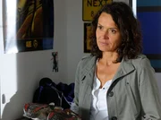 ARD/SWR TATORT "Tödliche Ermittlungen", Fernsehfilm, Regie: Michael Schneider, Buch: Andreas Schlüter. Lena Odenthal (Ulrike Folkerts) hat bei einem der Polizeischüler Schuhe gefunden, die zu Spuren am Tatort passen könnten ... ARD/SWR TATORT "Tödliche Ermittlungen", Fernsehfilm, Regie: Michael Schneider, Buch: Andreas Schlüter. Lena Odenthal (Ulrike Folkerts) hat bei einem der Polizeischüler Schuhe gefunden, die zu Spuren am Tatort passen könnten ...