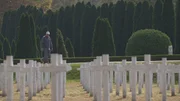 Stjepan Vidakovics Stadtteil in Vukovar wurde von serbischen Truppen gestürmt, die alle Verbliebenen ermordeten. Stjepan Vidakovics Stadtteil in Vukovar wurde von serbischen Truppen gestürmt, die alle Verbliebenen ermordeten.
