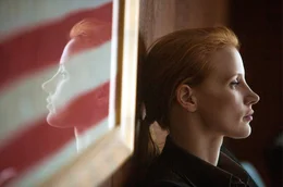 Die junge CIA-Ermittlerin Maya (Jessica Chastain) glaubt, Osama bin Laden in einem stark gesicherten Anwesen in Abbottabad aufgesp&uuml;rt zu haben. Jetzt muss sie nur noch ihre Vorgesetzten &uuml;berzeugen.