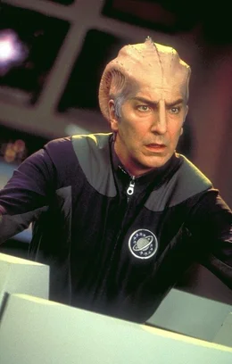 Sie sind keine Astronauten... die haben sie doch nur im Fernsehen gespielt. Doch jetzt holt Alexander Dane (Alan Rickman) die harte Wirklichkeit ein ...