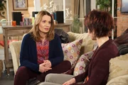 Jana (Jenny Jürgens, l.) beklagt sich bei Merle (Anja Franke, r.) über Sebastians abweisendes Verhalten. Jana (Jenny Jürgens, l.) beklagt sich bei Merle (Anja Franke, r.) über Sebastians abweisendes Verhalten.