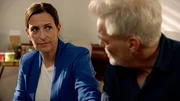 Katrin (Ulrike Frank) erf&auml;hrt ein d&uuml;steres Geheimnis. Rechts Richard Kaltenbach (Stephan Schill)