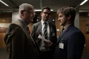 Fraktionsvorsitzender Bauer (Christian Hoening) präsentiert Alfons Zischl (Maximilian Brückner) seine neue Linie. Von links: Fraktionsvorsitzender Bauer (Christian Hoening), Michael Schrüll (Christian Lex) und Alfons Zischl (Maximilian Brückner). Fraktionsvorsitzender Bauer (Christian Hoening) präsentiert Alfons Zischl (Maximilian Brückner) seine neue Linie. Von links: Fraktionsvorsitzender Bauer (Christian Hoening), Michael Schrüll (Christian Lex) und Alfons Zischl (Maximilian Brückner).